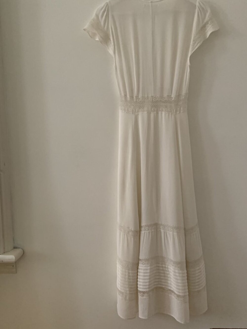 Reformation Off-white Lace Midi Dress - Picture 2 of 5